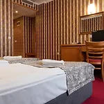 Hotel Real *