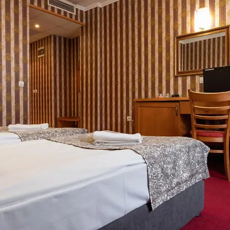 Hotel Real *