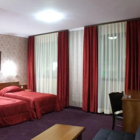 Hotel Real *