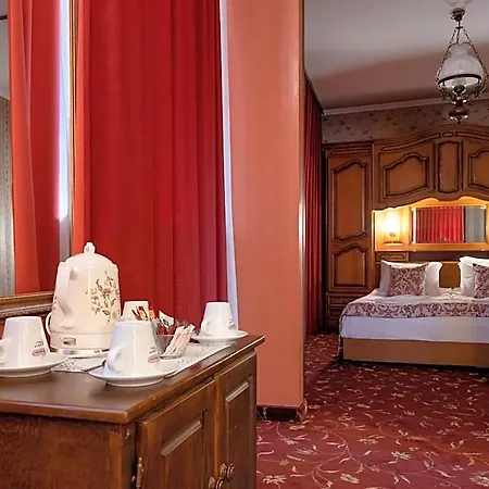 Hotel Real *